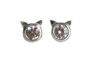 Meow Diamondピアス(Pt900)(正面)