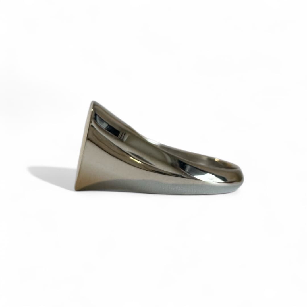 Love Signet Ring (Neon Green) 横